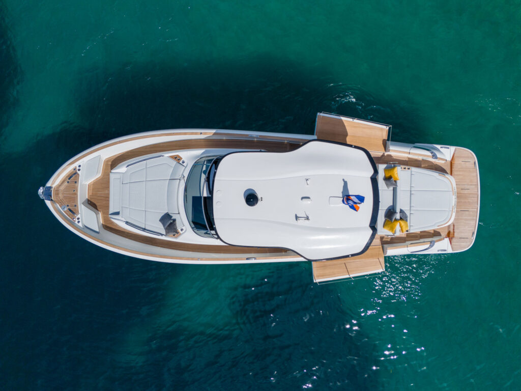 Solaris 60 - Photo Courtesy of SeaNet Yachts